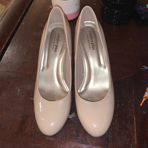 tan heels! - Picture 2 of 4